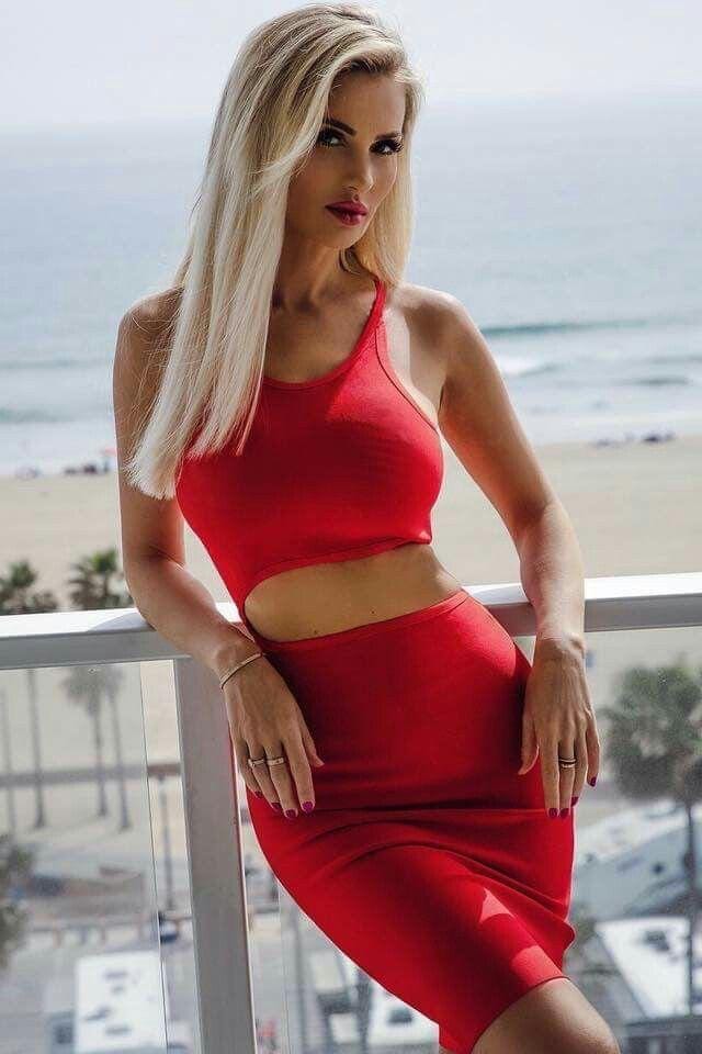 מארחת מדהימה חיפה