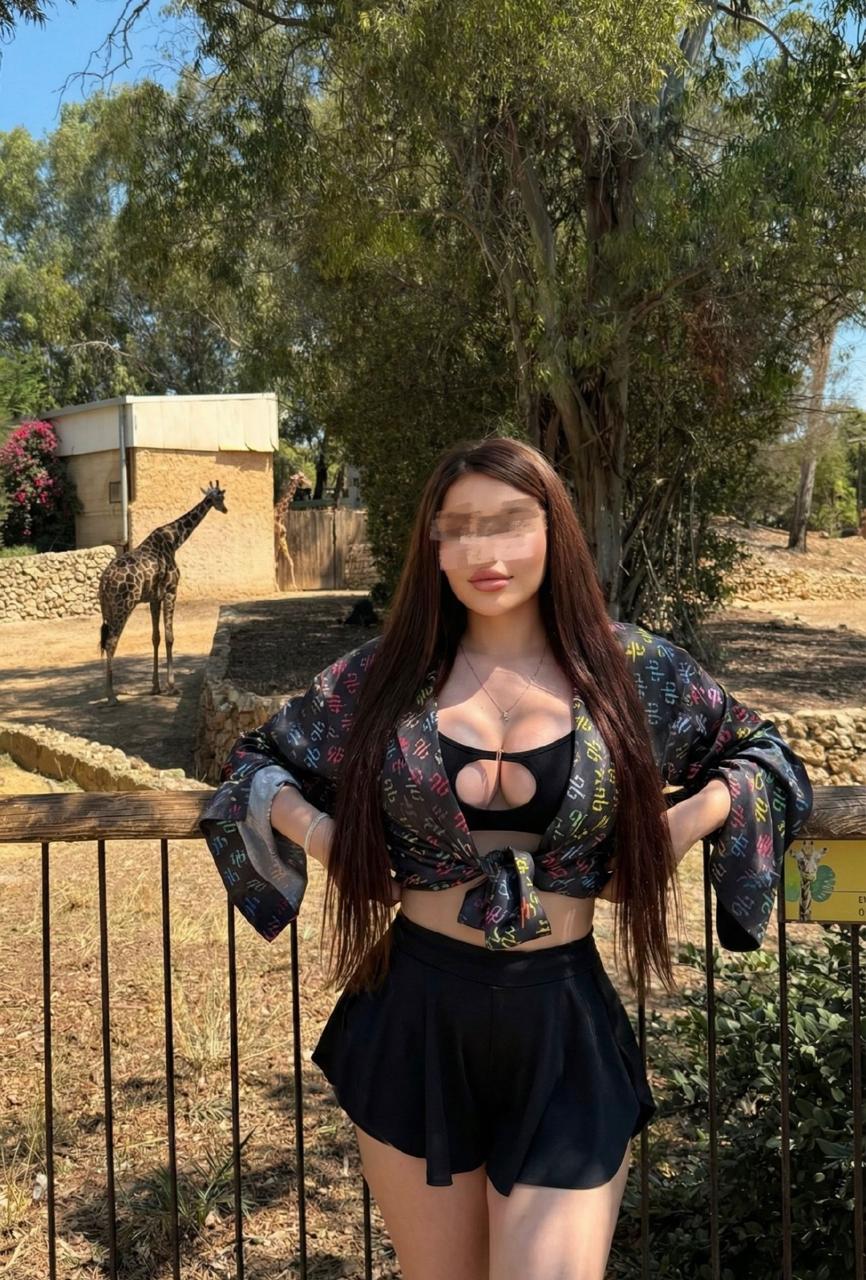 תיירת אירופאית -בתל אביב